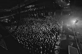 The face of the child is rendered with much tenderness in this painting. Don Broco What A Show Koln All The Love Mike Shinoda A Facebook