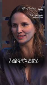 "É urgente não se deixar levar pela paralisia". Indicada ao Oscar por  "Democracia em Vertigem", a cineasta Petra Costa, que acaba de lançar  "Apocalipse nos Trópicos", é a convidada do próximo Chico ...
