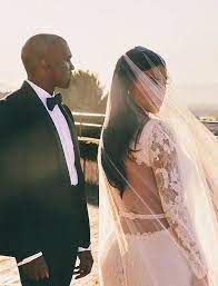 Get Kim Kardashians Wedding Makeup On The High Street We Ve Discovered All The Beauty Produc Kardashian Wedding Kim Kardashian Wedding Gorgeous Wedding Makeup