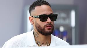 Neymar compra Batmóvel e impressiona com carro avaliado em mais de R$ 8  milhões