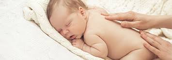 Johnson's baby philippines provides easy tips to all new moms on how to bathe a newborn baby. How To Bathe Your Baby Properly Huggies Philippines
