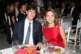 Martin lousteau revela que se casó con carla peterson. Martin Lousteau Y Carla Peterson En La Cena Anual De Fundacion Huesped Fundacion Huesped