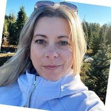 Donna Gerrits's Instagram, Twitter & Facebook