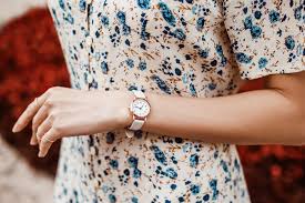 Avec le mariage bohème et vintage, c'est l'un des thèmes les plus choisis par nos amoureux pour son ambiance nature à la fois décontractée et élégante. Quelle Tenue D Invitee De Mariage Champetre Touslesmariages Com