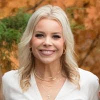 Lindsay Barnes's Instagram, Twitter & Facebook