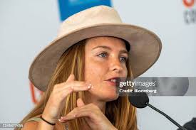 40 Photos & High Res Pictures