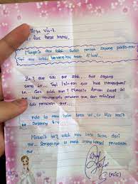 Kemudian untuk kiat menulis surat cinta romantis untuk kekasih hati yang harus anda perhatikan dan lakukan antara lain: Contoh Surat Cinta Buat Pacar Yang Jauh Contoh Surat