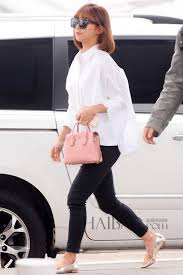 f x 组合成员amber 3月20日韩国仁川机场街拍 飞台湾 women style bell sleeve top