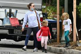 Olivia Wilde And Jason Sudeikis Keep It Casual In Active Wear As They Keep An Eye On Their Kids Daily Mail Online Ladies and gentlemen, otis alexander sudeikis has left the building!