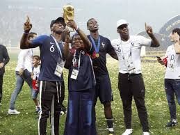 Paul pogba ist in einer langfristigen beziehung mit dem bolivianischen model maria zulay salaues. Nach Erfolglosem Probetraining Pogba Bruder Fuhlt Sich Unfair Behandelt Und Greift Uerdingen Coach An Svz De