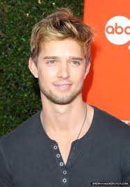 Drew Van Acker. J'aime un peu trop ce garçon..