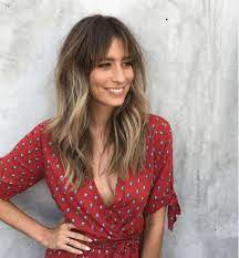 Mittlere Haarmodelle Und Konstruktionen 2019 2020 Frisuren Mit Pony Fruhlingsfrisuren Haar Styling
