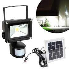 Der zweite strahler ist über ein 2 m langes kabel mit dem ersten strahler verbunden. Lzq 10w Led Solar Strahler Mit Kaufland De