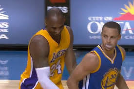 【影片】Curry回憶五年前跟Kobe單挑：他使勁犯規，我照樣晃人進球，然後他笑著拍了我屁股兩次！-Haters-黑特籃球NBA新聞影音圖片分享社區