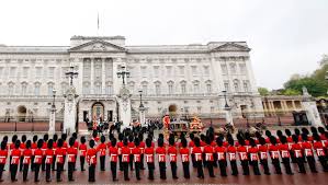 Buckingham palace has 775 rooms. Buckingham Palace Englisches Konigshaus Wird Komplett Renoviert Der Spiegel
