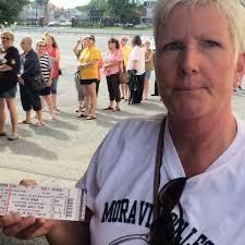 Keith Urban draws crowd for sale of tickets to his upcoming Allentown Fair  show
