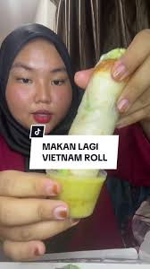 Aku beli dekat sini @Vietnamese Rolls Tersedap #makanlagifoodsupplier...