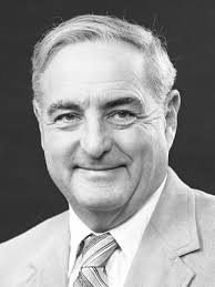 Stout University Foundation's record $1.2 million in scholarships help more  than 500 students