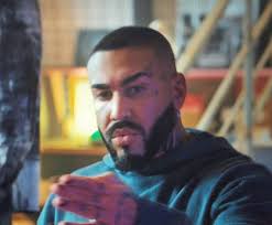 Derbedeii" din serialul Subteran sunt dintre actorii romani cu cea mai  multa scoala: regizori, dramaturgi, asistenti universitari. Ii vedeti acum  pe Netflix.