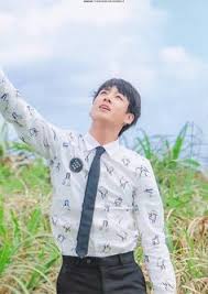 ¡¡ aclaración !!el video no me corresponde, ni intento tomar creditos del canal oficial de sbs en el año 2015 donde se daba lugar a algunos idols para ir a p. 54 Ide Bts Butterfly Dream Exhibition Kim Namjoon Yoongi Kim Seokjin