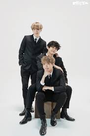 Bts are celebrating their 7th anniversary this year, and bts festa 2020 began with 32 family portrait photos. Bts Festa 7th Anniversary Family Photos Knetizen