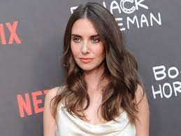 Alison Brie Looks Like A Totally Different Person At Sundance But We Re Digging It Alison Brie Brie Beauty