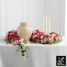 The Ftd Remembrance Arrangement Funeral Floral Arrangements Funeral Floral Flower Decorations