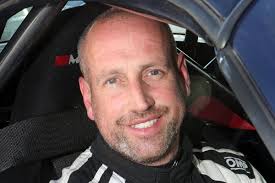 Perry Darling's Instagram, Twitter & Facebook