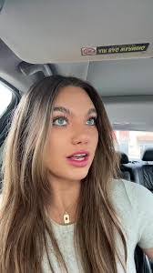 Ann Rey's Instagram, Twitter & Facebook