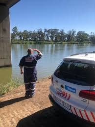This helicopter was delivering a heart to a hospital in los angeles when it crashed on landing. Gauteng Body Found Floating In Vaal River Arrive Alive