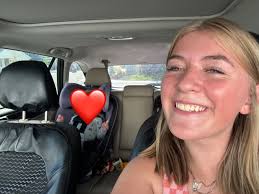 Is anyone in need of a last minute sitter today? I'd love to help you out!  24 years old... Lots of experience!