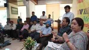 Kirron kher will be contesting against old rival pawan kumar bansal from the chandigarh lok sabha seat on may 19. Bjp S Kirron Kher Gets Ec Notice Over Children In Poll Campaign