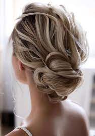 Coiffure cheveux mi longs en chignon tresse automne hiver 2016. Coiffure Mariage 2021 50 Idees Pour S Inspirer