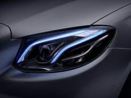 auf einen blick das neue led multibeam in der neuen e klasse mercedes benz passion blog mercedes benz smart maybach amg eq automotive design car light design car headlights