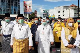 Silahkan baca artikel janda bahenol penjual nasi kuning selengkapnya di namablog. Ansar Marlin Daftar Pertama Pilgub Kepri Di Kpu Antara News