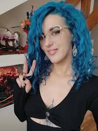 Your hair is awesome 👌