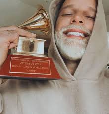 .rickymartin #palomamami #quericofuera official music video by ricky martin and paloma mami performing qué rico fuera (c) 2021 sony music entertainment us latin llc. Ricky Martin 2021 All Ricky Martin Upcoming Concerts For 2021 2022