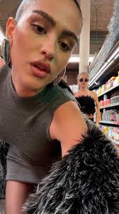 Ultimate Dance Off: Amelia Gray vs. Delilah Belle