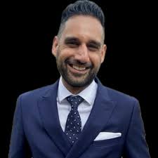 I'm happy to share that today was my first day in my new position of a  Master Data Analyst at the amazing ghd! I'm thrilled for the future after  meeting the team