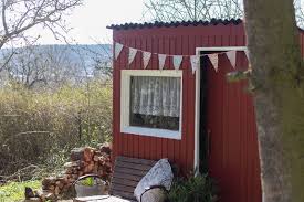 So sitzen die giebeldreiecke zwischen den eckpfosten. Gartenhauschen Renovieren Mit Dem Garten Fraulein