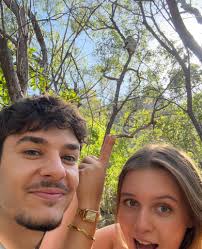 Hello! I'm looking for work taking care of animals :)