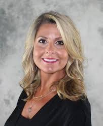 Lara Kalin's Instagram, Twitter & Facebook