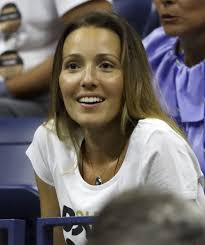 Novak đoković se plasirao u finale u madrida, pošto je… želite da postane naš dopisnik? Supruga Novaka Ä'okovica Trudim Se Biti Svoja Nekad Zbog Toga Trpim Kritike Zasto Se Nisam Nasminkala Ili Zasto Nisam Uvijek U Stiklama Tportal