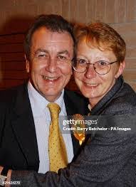 Deidre Sanders's Instagram, Twitter & Facebook