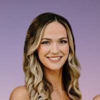 Natalie Long's Instagram, Twitter & Facebook