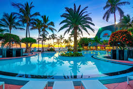 Con una ubicación única, en primera línea de mar, acceso directo a tres playas desde el hotel y en pleno centro de puerto del carmen, en el hotel fariones encontrarás todos los servicios que necesitas en tus vacaciones de ensueño en lanzarote, islas canarias. Suite Hotel Fariones Puerto Del Carmen Hotels Jet2holidays