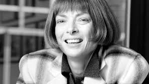 Anna Wintour's Fashion Moments Through the Years [PHOTOS]