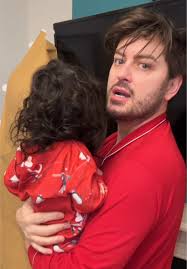 Hello, you gorgeous people. Happy Christmas Eve! Well, let me tell you,  this wasn’t