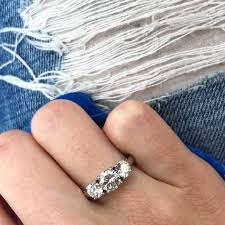 What does a one carat diamond look like. 1 Carat Diamond Rings The Ultimate Buying Guide Stonealgo Stonealgo