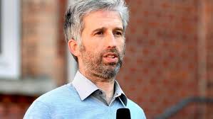 Sie versorgte 1975 in ihrer mobilen arztpraxis geflüchtete. Dds7s2 Qsckrrm